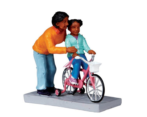 NEW LEMAX CHRISTMAS FIGURINES MOM LENDS A HELPING HAND #02759